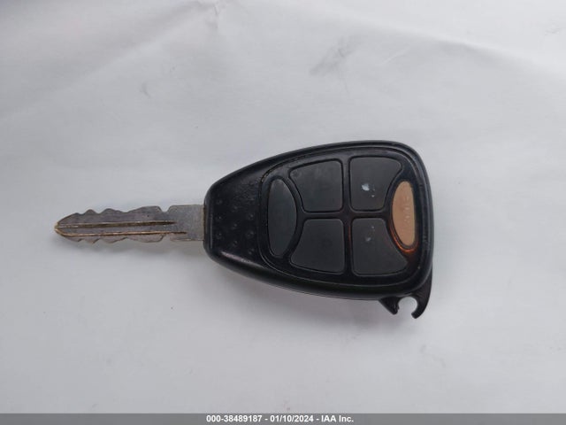 2004 CHRYSLER TOWN & COUNTRY LIMITED VIN: 2C8GP64L84R529952