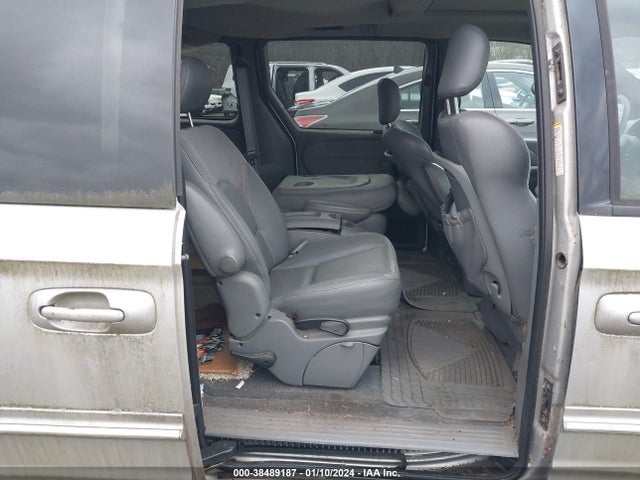 2004 CHRYSLER TOWN & COUNTRY LIMITED VIN: 2C8GP64L84R529952