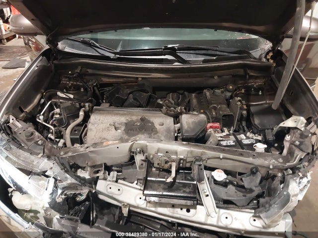 JA4AZ3A38HZ042096 Mitsubishi Outlander Se