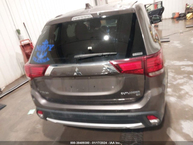 JA4AZ3A38HZ042096 Mitsubishi Outlander Se