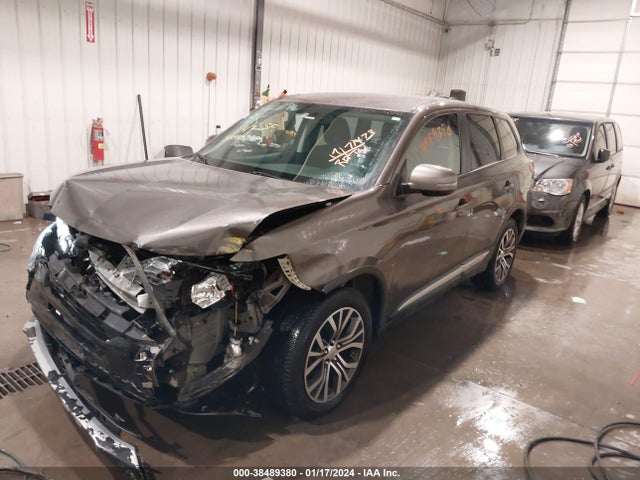 JA4AZ3A38HZ042096 Mitsubishi Outlander Se