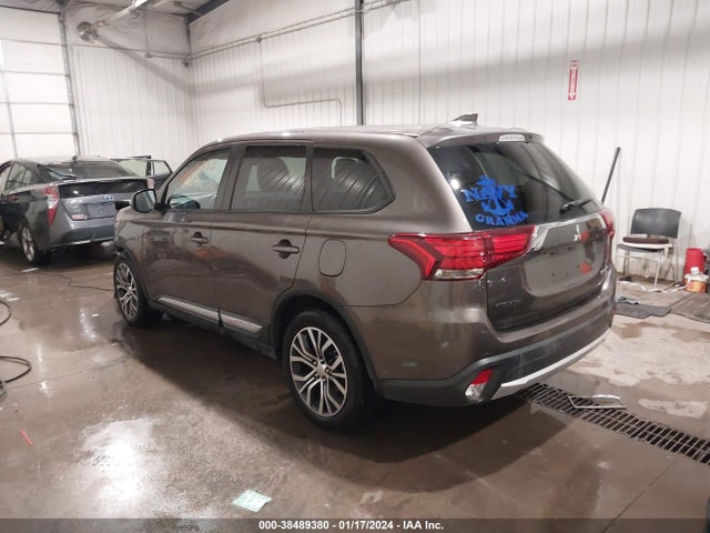 JA4AZ3A38HZ042096 Mitsubishi Outlander Se