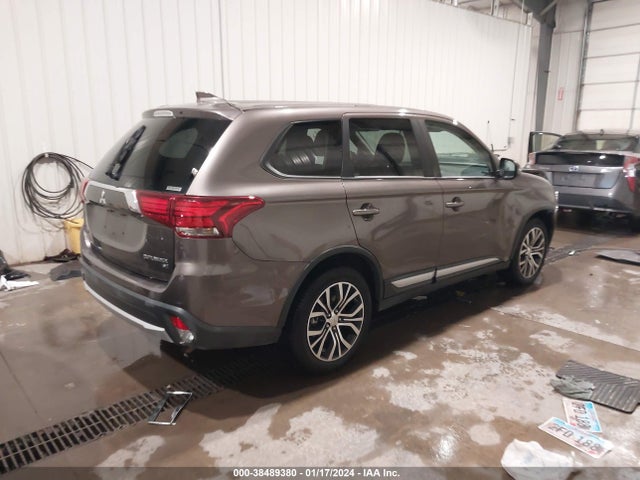 JA4AZ3A38HZ042096 Mitsubishi Outlander Se
