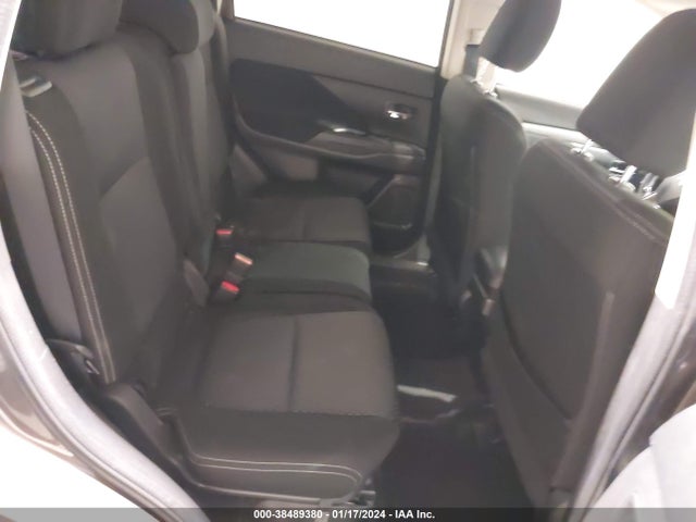 JA4AZ3A38HZ042096 Mitsubishi Outlander Se