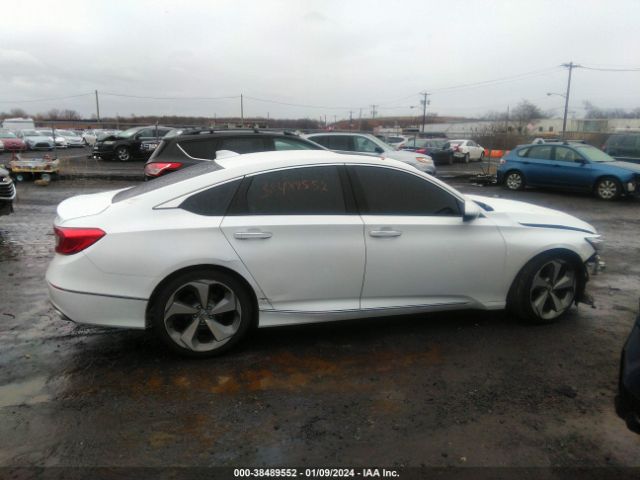 1HGCV2F91JA016012 Honda Accord Touring 2.0t