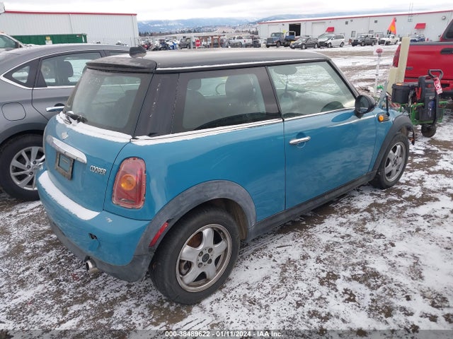 2007 MINI COOPER WMWMF33557TL68673 Photo 3