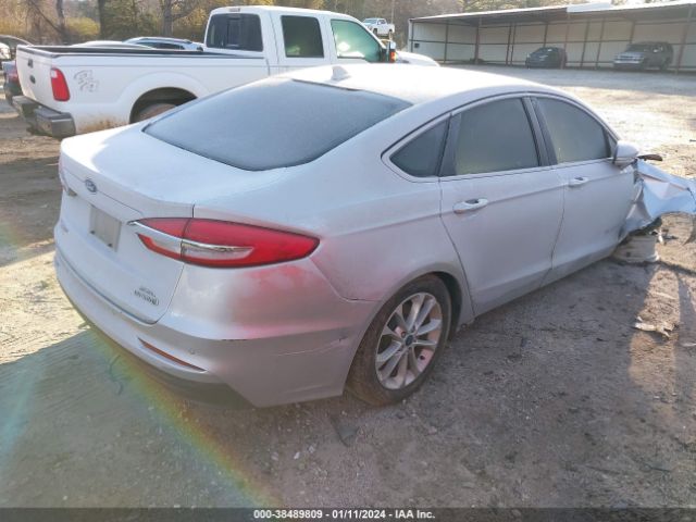 3FA6P0MUXKR118715 Ford Fusion Hybrid Sel