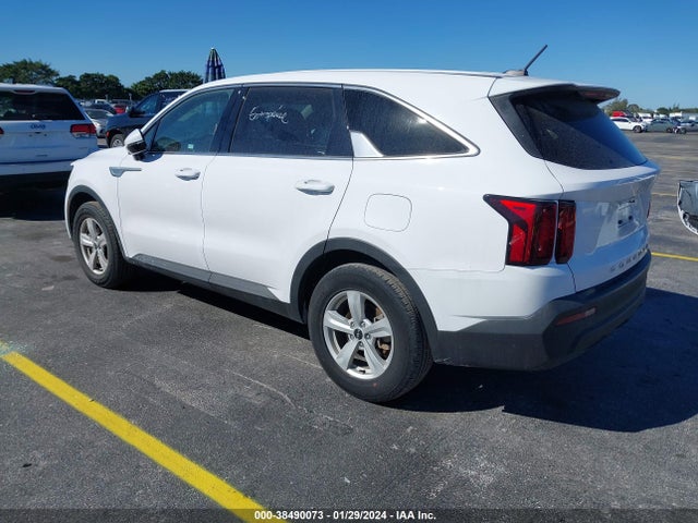 KIA SORENTO LX 2022 5XYRG4LC7NG107130 Image 3
