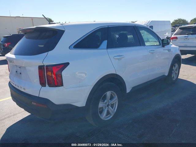 2022 KIA SORENTO LX VIN: 5XYRG4LC7NG107130
