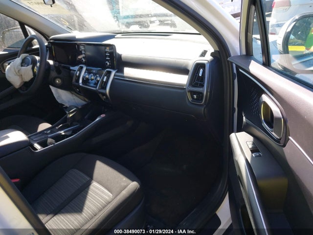 KIA SORENTO LX 2022 5XYRG4LC7NG107130 Image 5