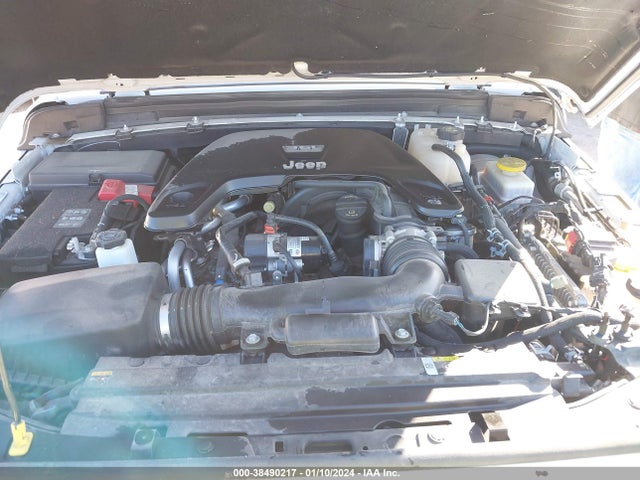 1C4HJXEG1MW598391 Jeep Wrangler Unlimited Sahara Altitude 4x4