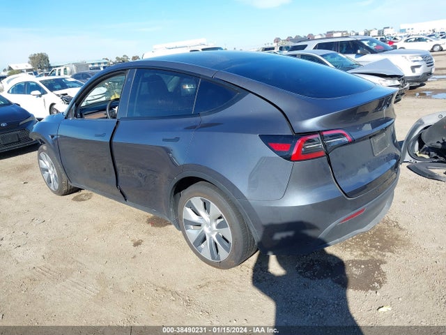 2023 TESLA MODEL Y 7SAYGAEE0PF624503 Photo 2