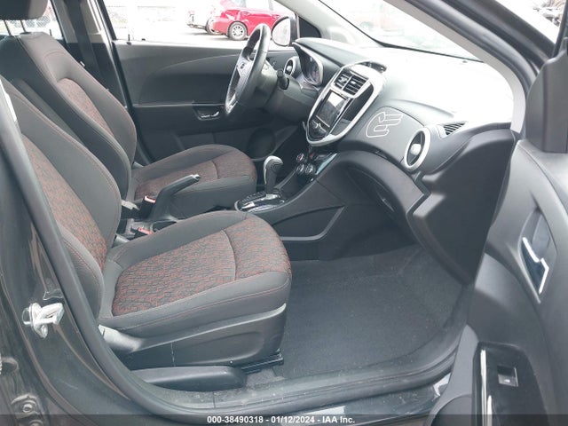 Chevrolet Sonic Lt Auto 2019 1G1JD5SB7K4148347 Image 5