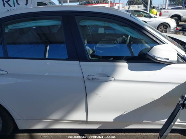 WBA8A9C32HK864264 BMW 320i