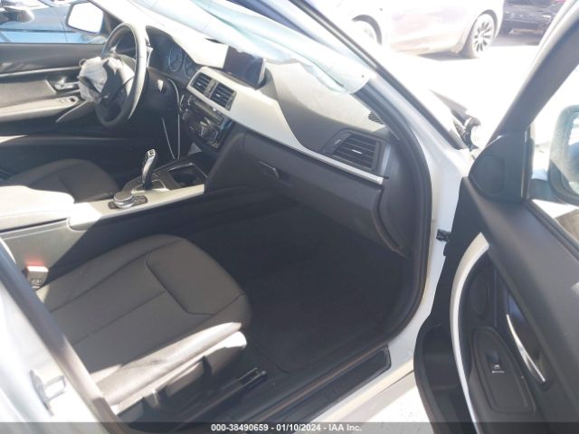 WBA8A9C32HK864264 BMW 320i