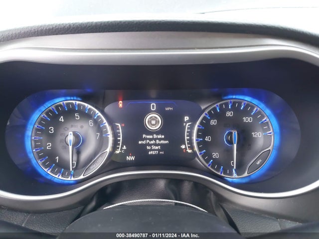 Chrysler Pacifica Touring L 2021 аукцион фото