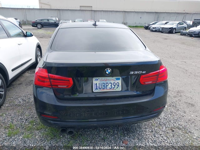 BMW 330e Iperformance 2017 WBA8E1C32HA029843 Image 16
