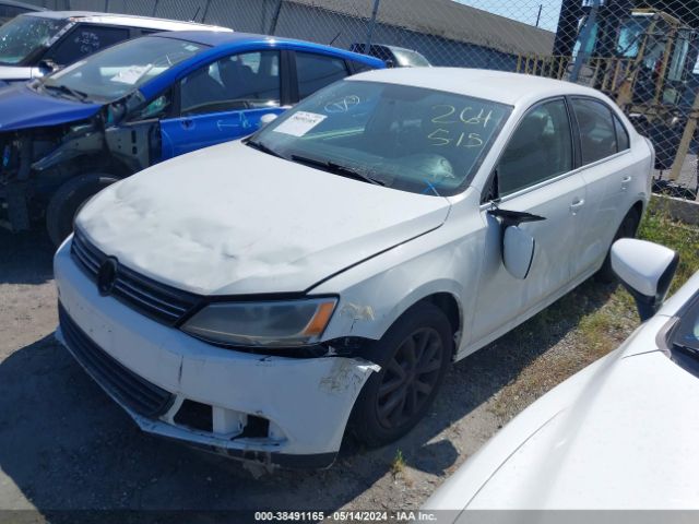 3VWD17AJ2EM408127 Volkswagen Jetta 1.8t Se