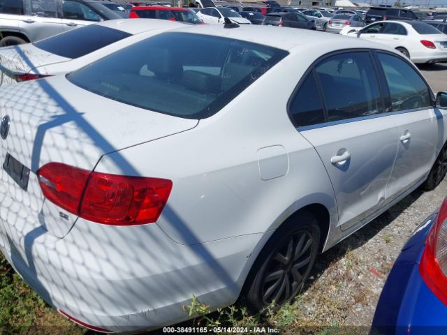 3VWD17AJ2EM408127 Volkswagen Jetta 1.8t Se