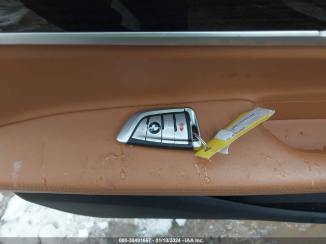 WBA7T4C08NCG99229 BMW 740i Xdrive