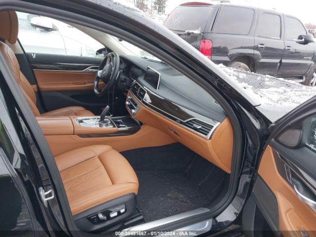WBA7T4C08NCG99229 BMW 740i Xdrive