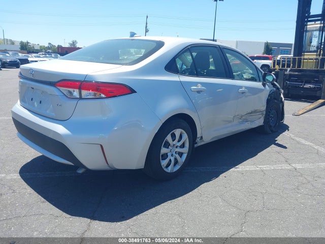 Toyota COROLLA LE 2022 JTDEPMAE2N3004060 Image 4
