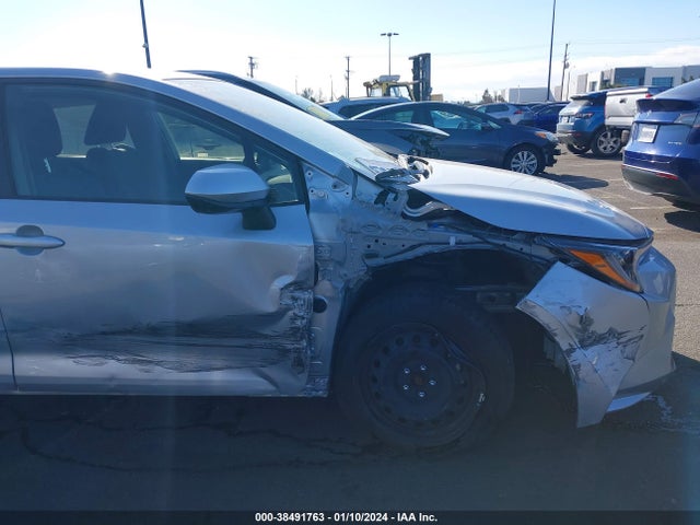 Toyota COROLLA LE 2022 JTDEPMAE2N3004060 Image 6