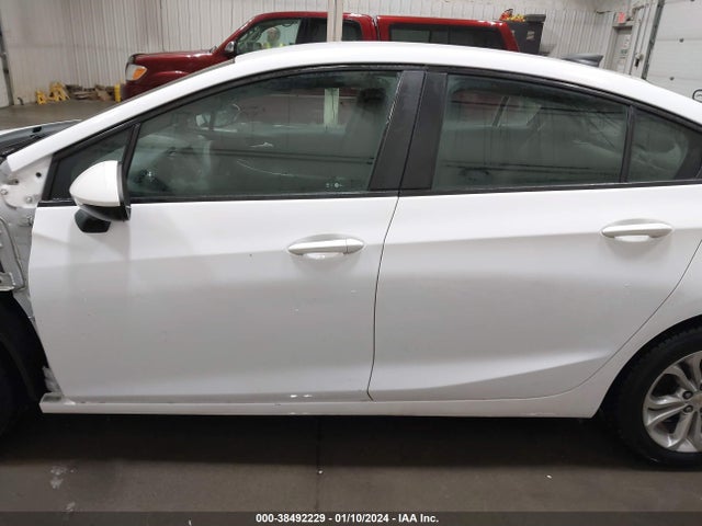 Chevrolet Cruze 2019 1G1BC5SM8K7107801 Image 26