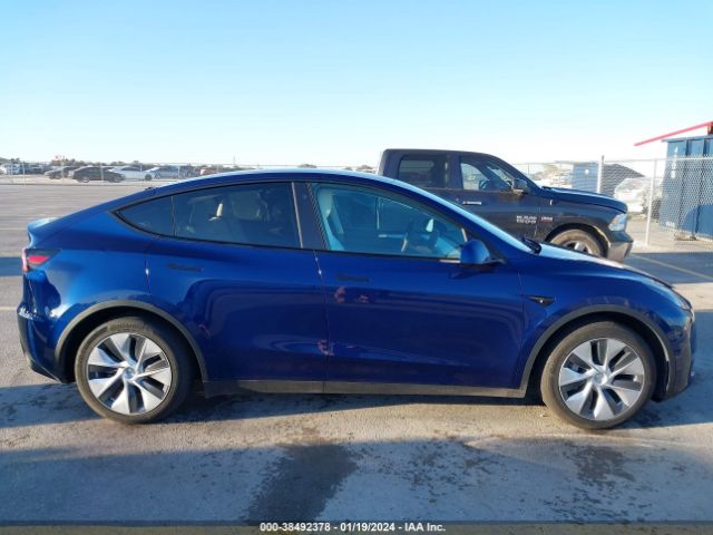 7SAYGAEE2PF663111 Tesla Model Y