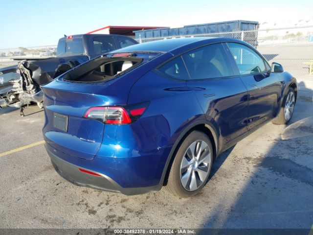 7SAYGAEE2PF663111 Tesla Model Y