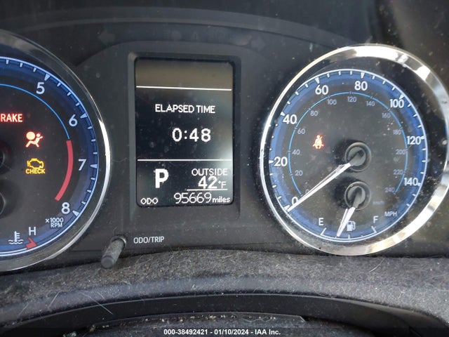 Toyota COROLLA LE 2018 5YFBURHE2JP851533 Image 7