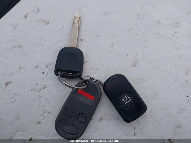 2004 HONDA CR-V LX VIN: SHSRD78534U217675