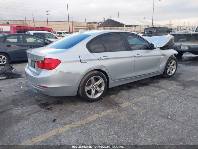 BMW 320i 2015 WBA3B1C54FK141118 Image 4