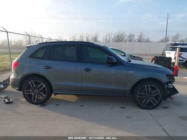 WA1CCAFP2HA022807 Audi Sq5 3.0t Premium Plus
