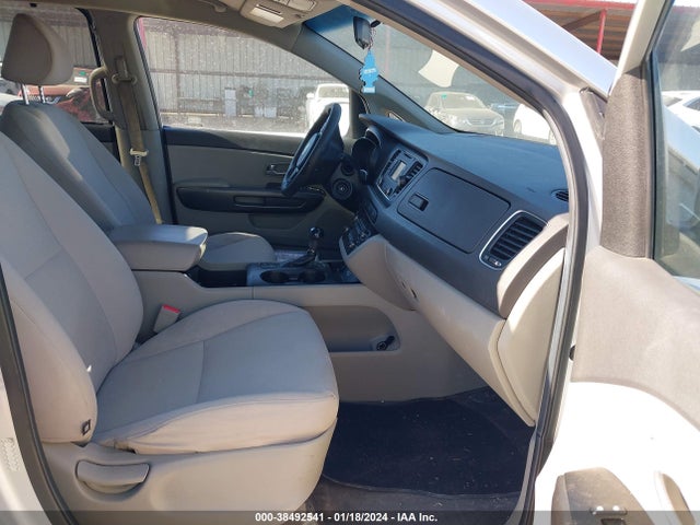 2016 KIA SEDONA LX VIN: KNDMB5C12G6081880