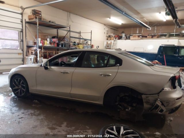 7JRA22TK0KG006707 Volvo S60 T6 Momentum