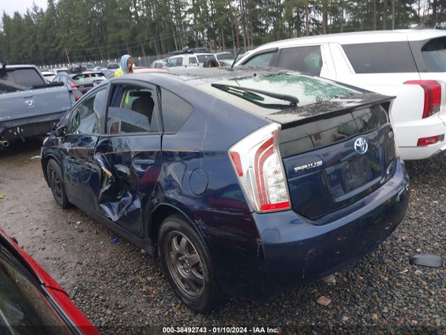 Toyota Prius Two 2014 JTDKN3DU4E1746669 Image 3