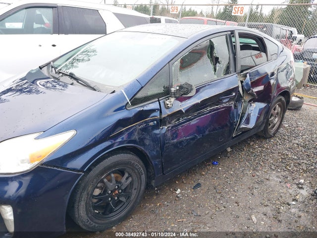 Toyota Prius Two 2014 JTDKN3DU4E1746669 Image 6