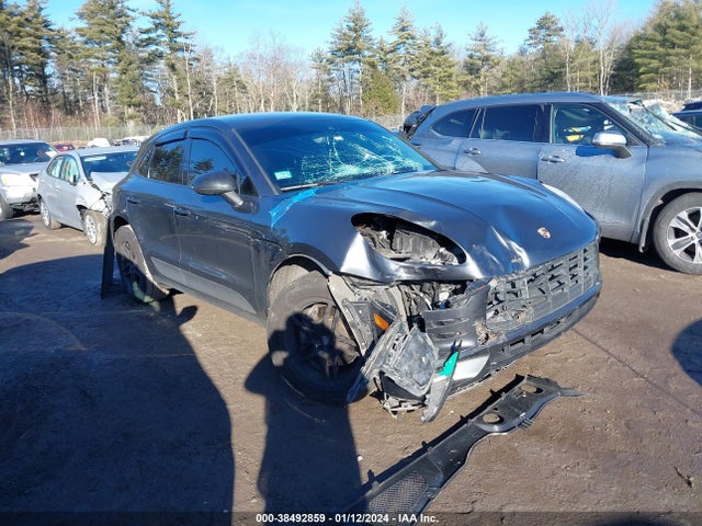 2018 PORSCHE MACAN WP1AA2A52JLB00610 Photo 0