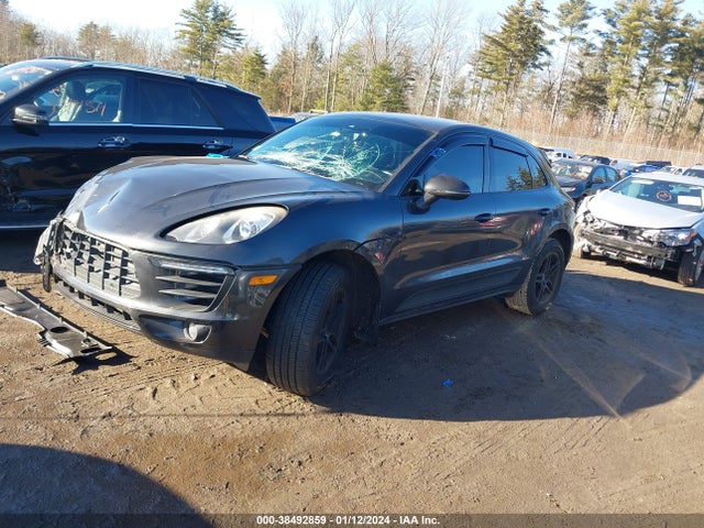 2018 PORSCHE MACAN WP1AA2A52JLB00610 Photo 1