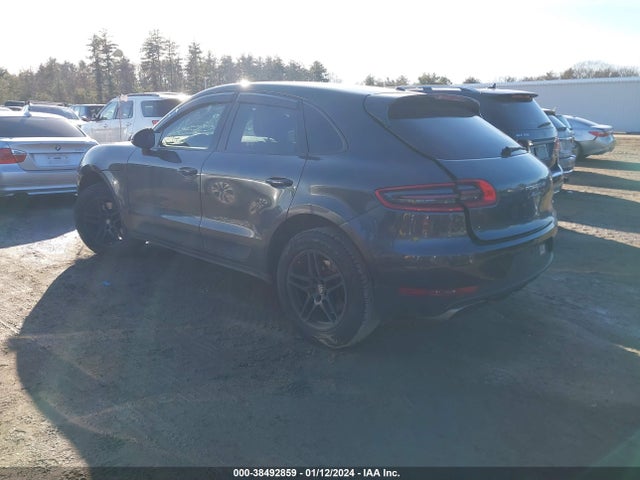 2018 PORSCHE MACAN WP1AA2A52JLB00610 Photo 2