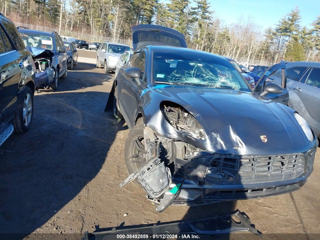 2018 PORSCHE MACAN WP1AA2A52JLB00610 Photo 5