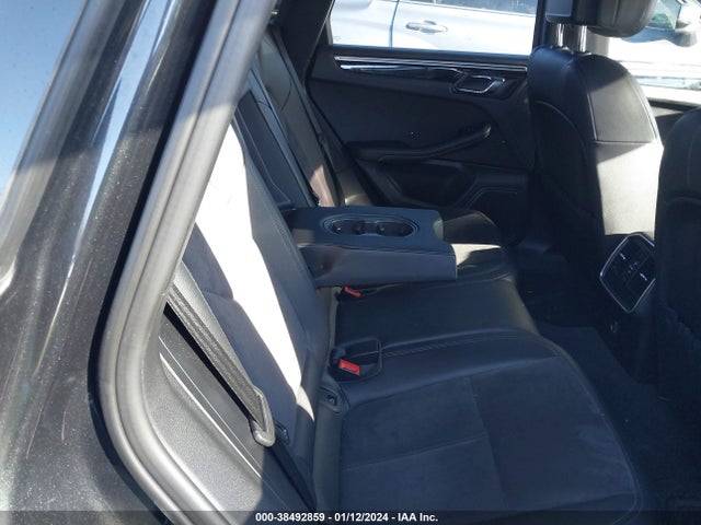 2018 PORSCHE MACAN WP1AA2A52JLB00610 Photo 7