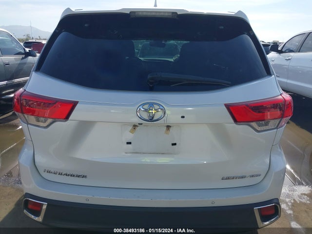 Toyota Highlander Limited Platinum 2017 5TDDZRFH8HS374986 Image 15