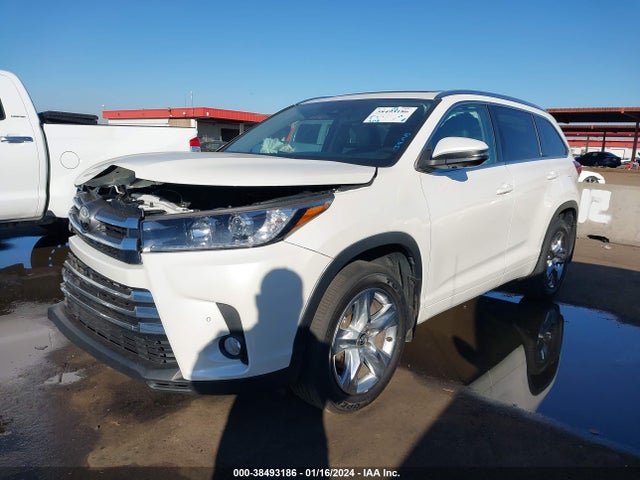 Toyota Highlander Limited Platinum 2017 5TDDZRFH8HS374986 Image 2