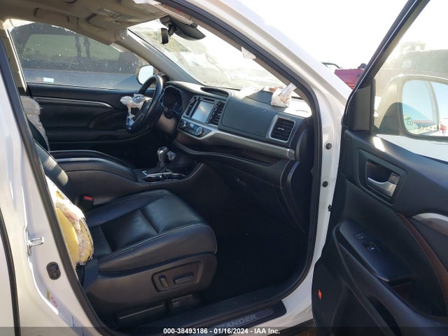 Toyota Highlander Limited Platinum 2017 5TDDZRFH8HS374986 Image 5