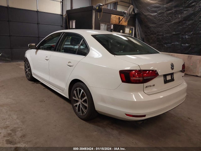 3VWDB7AJ7JM229153 Volkswagen Jetta 1.4t Se/1.4t Wolfsburg Edition