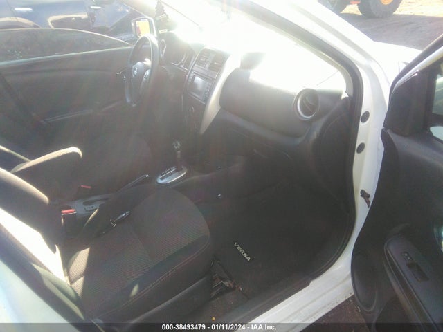 2015 NISSAN VERSA 1.6 SL VIN: 3N1CN7AP3FL884565