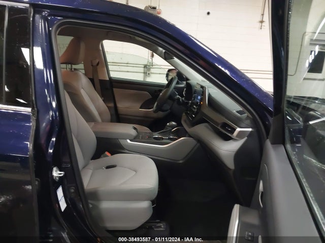Aukcja sprzedaży 2022 Toyota Highlander Le, vin: 5TDBZRBH6NS243760, numer aukcji: 38493587