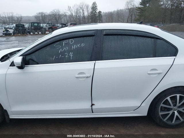 2017 VOLKSWAGEN JETTA 1.4T SE VIN: 3VWB67AJ1HM318397